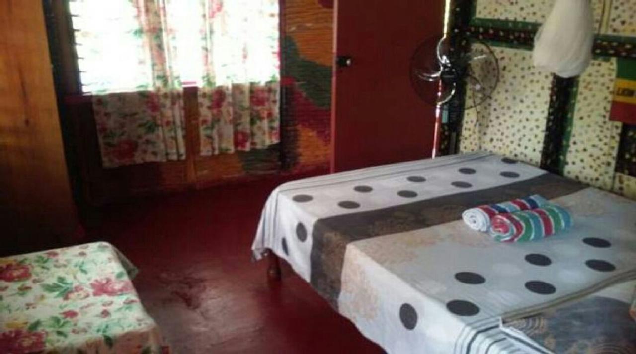 Shades Cottage Guesthouse Blue Hole Ngoại thất bức ảnh